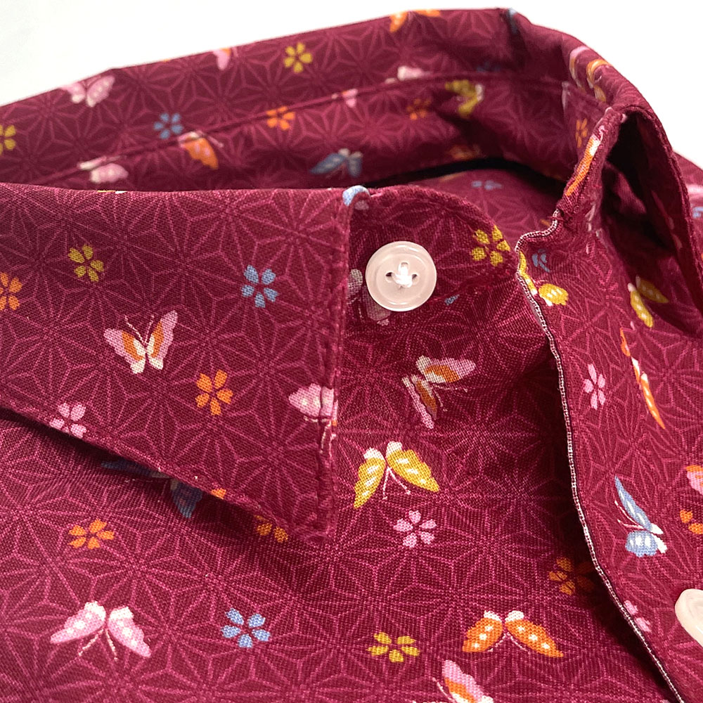 HARLAN Traditional Japanese Butterfly Print Short Sleeve Shirt in Berry Red